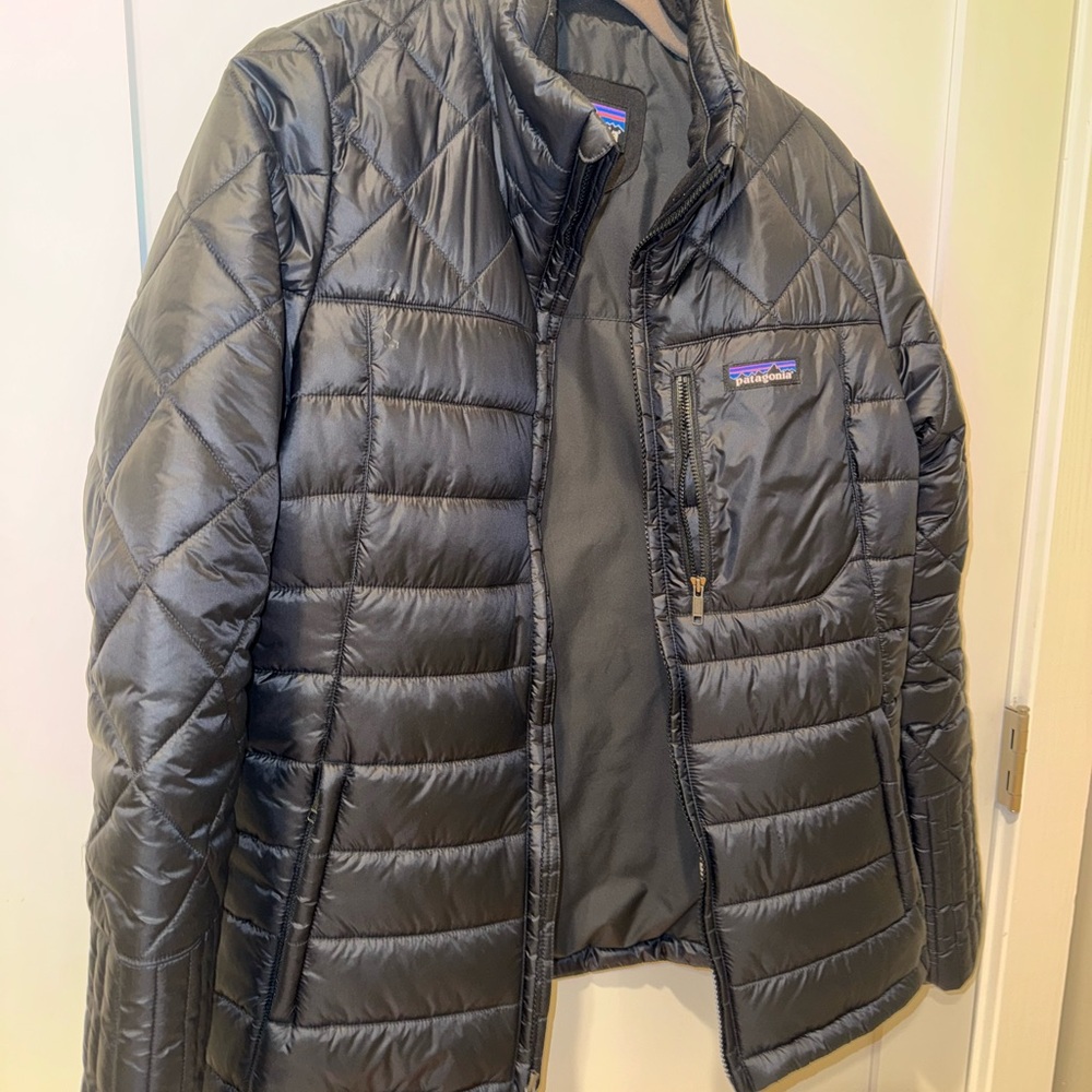 Patagonia Women's Black Puffer Jacket - Picture 5 of 13